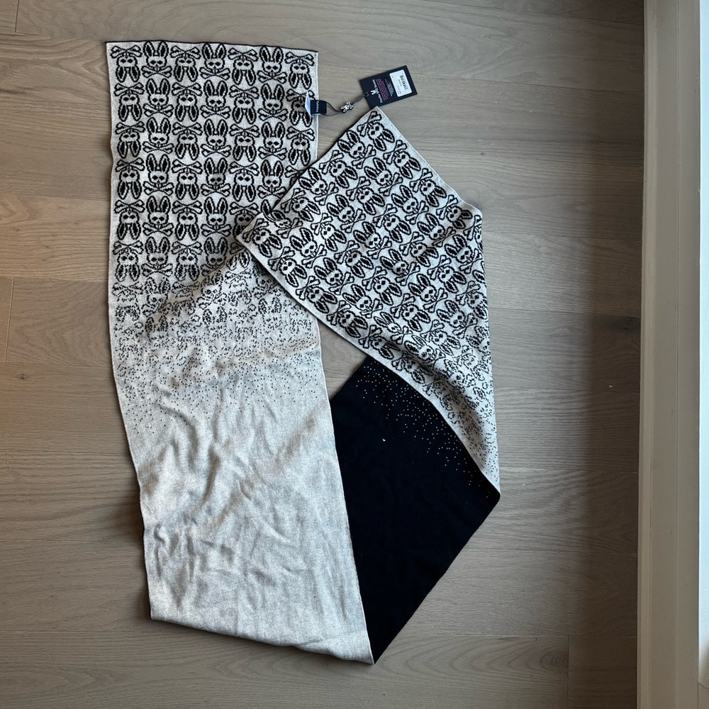 Psycho Bunny Black and White Patterned Scarf